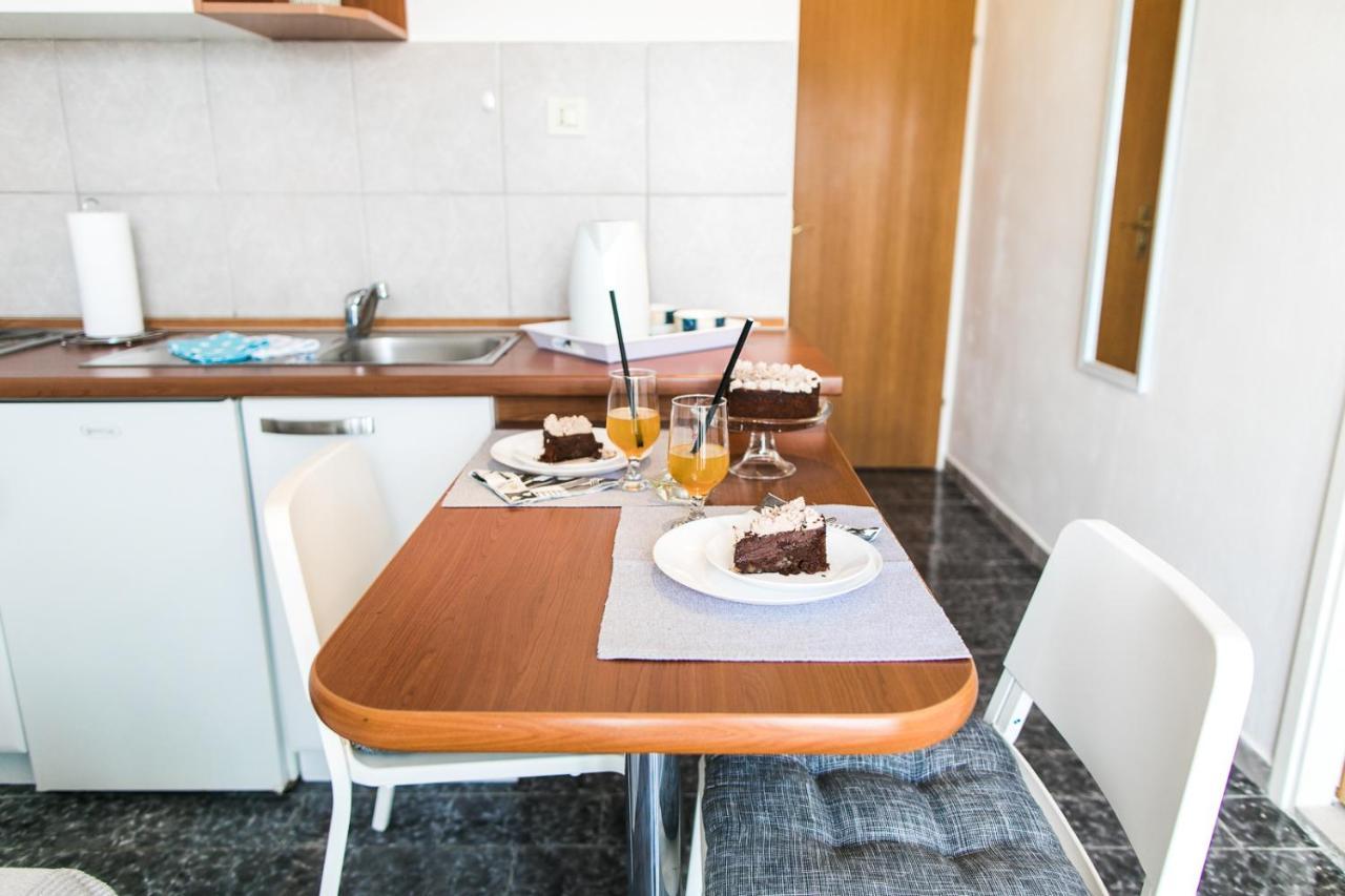 Apartmani Sanja Водице Екстериор снимка