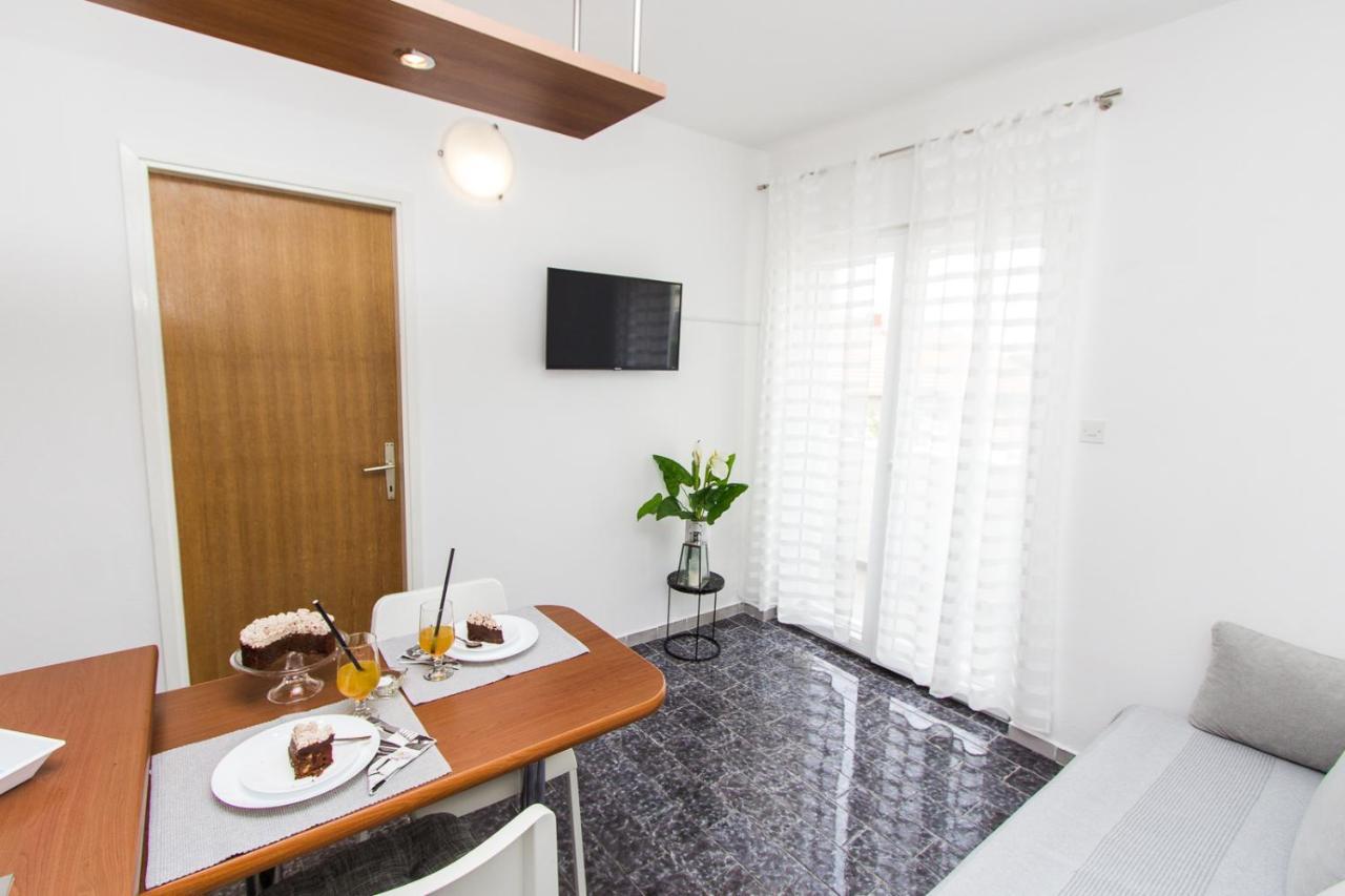 Apartmani Sanja Водице Екстериор снимка
