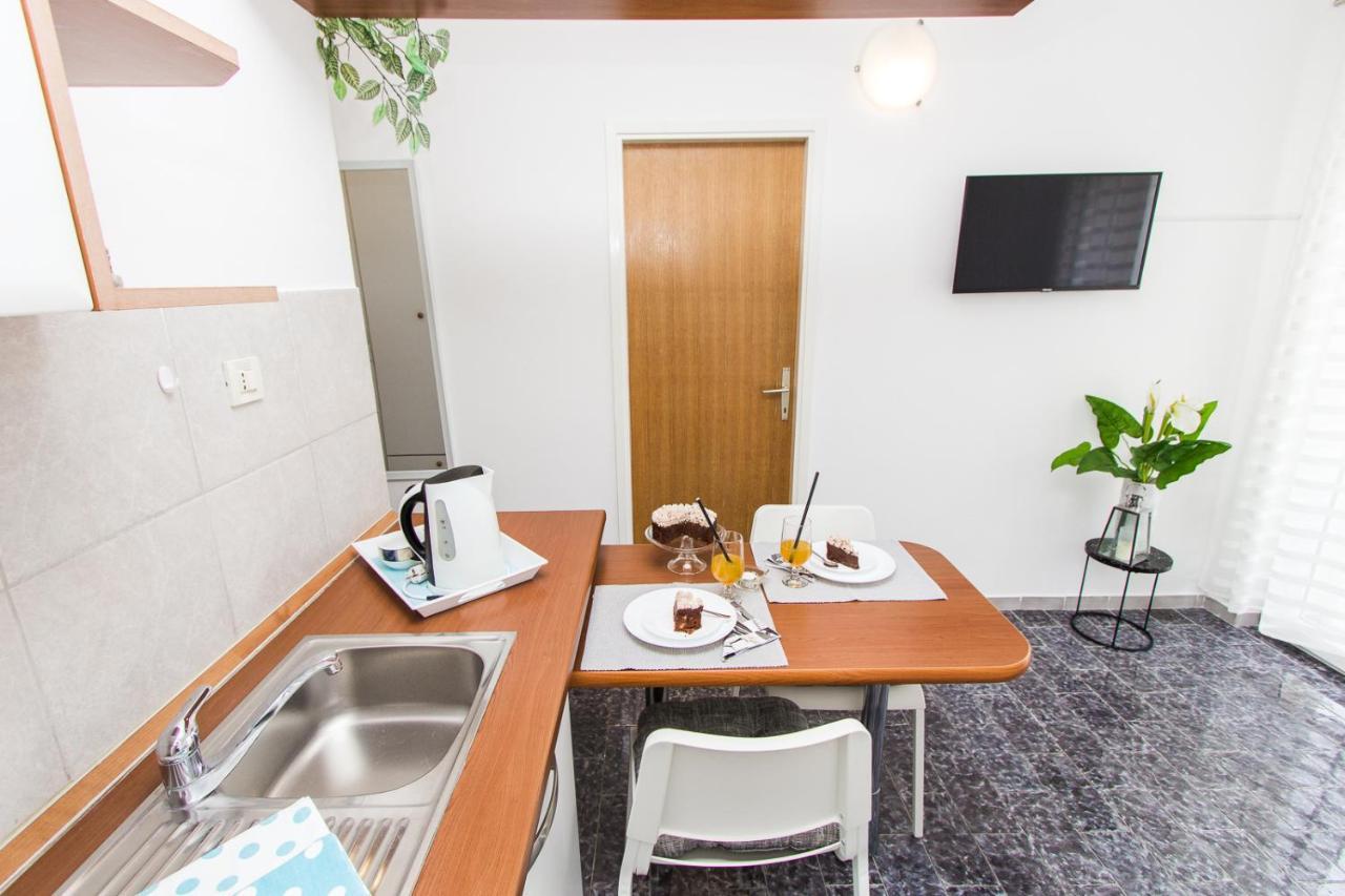 Apartmani Sanja Водице Екстериор снимка